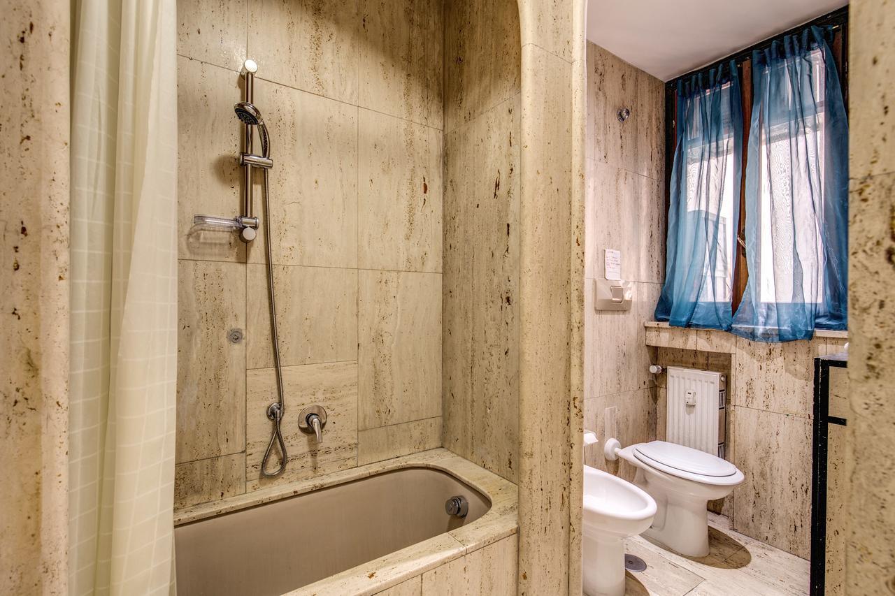 Enzo Luxury Rooms Roma Eksteriør bilde